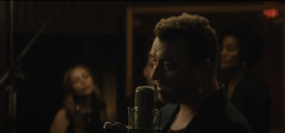 Sam Smith offre une version acoustique au titre « Love Me More » (vidéo)